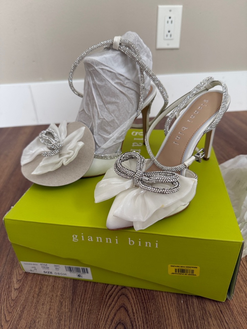BRAND NEW Gianni Bini Ivory Crystal Bow Slingback Heels